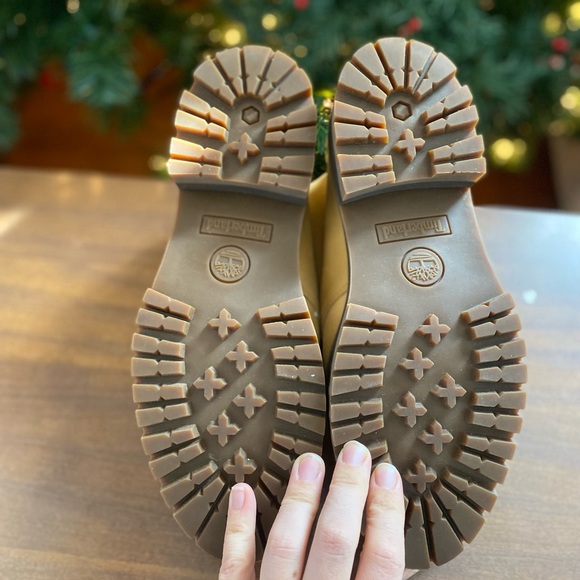 Timberland boots women’s size 9 barely worn! - Picture 6 of 11